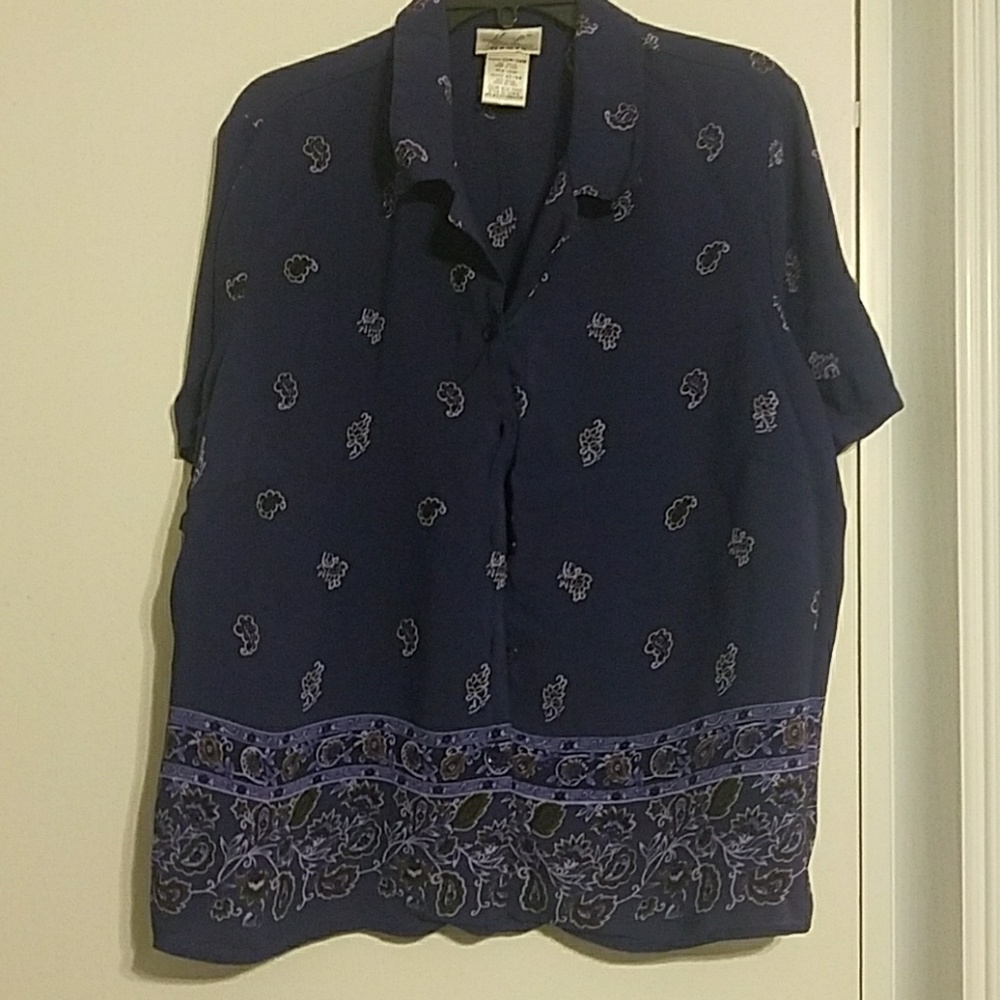 Woman's pant set.